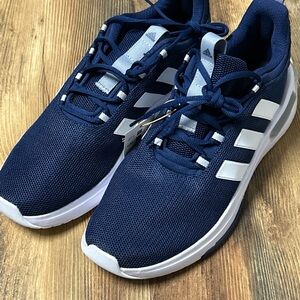 Adidas racers TR23 Men's dark Blue Sneakers with White cloude soles us size 10.5